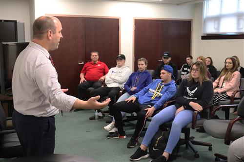 DA Oakes talking with Distance Learning Students 