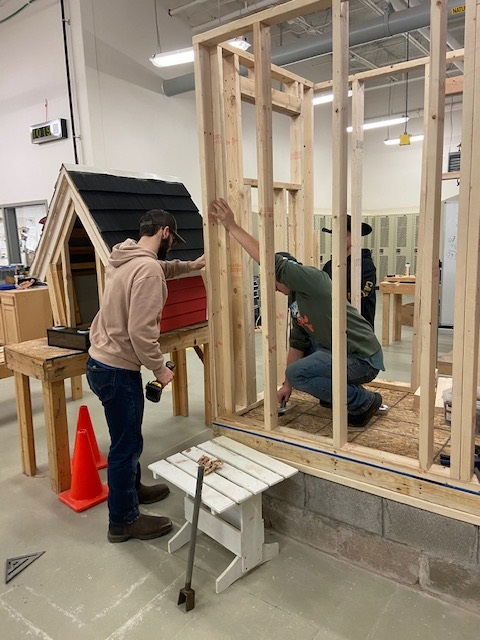 CiTi Students Learning to Build Houses